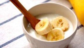 Máscara de banana para unha pel radiante e sen engurras